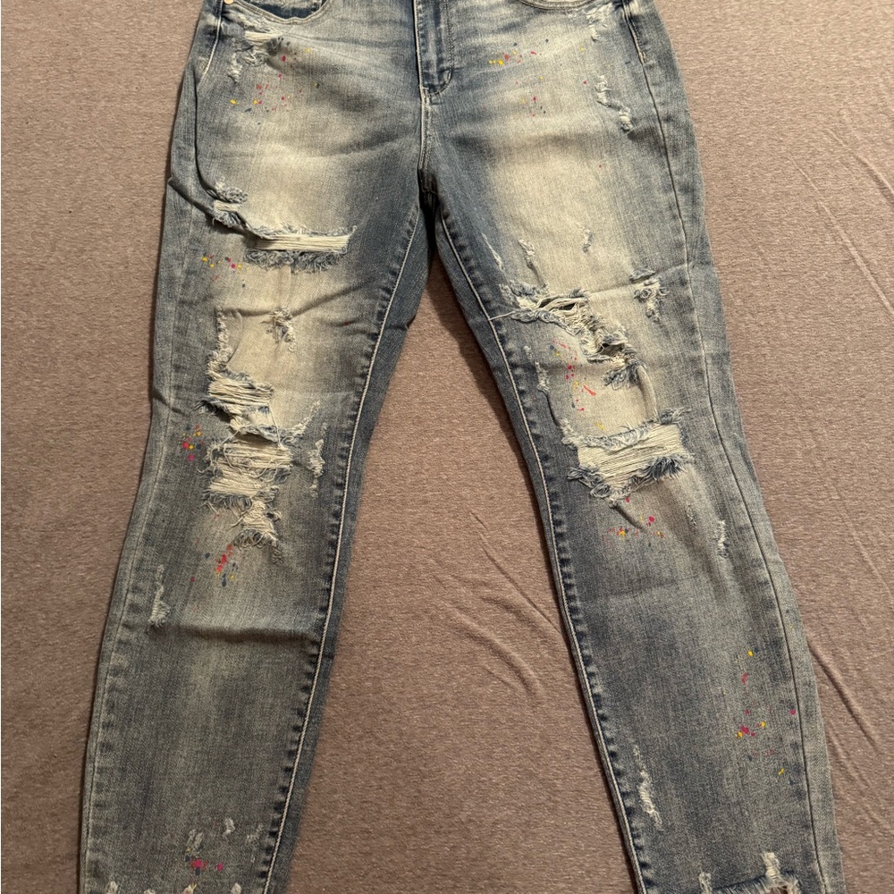 Judy Blue- NWT Boyfriend Distressed Blue Jeans with paint splatters